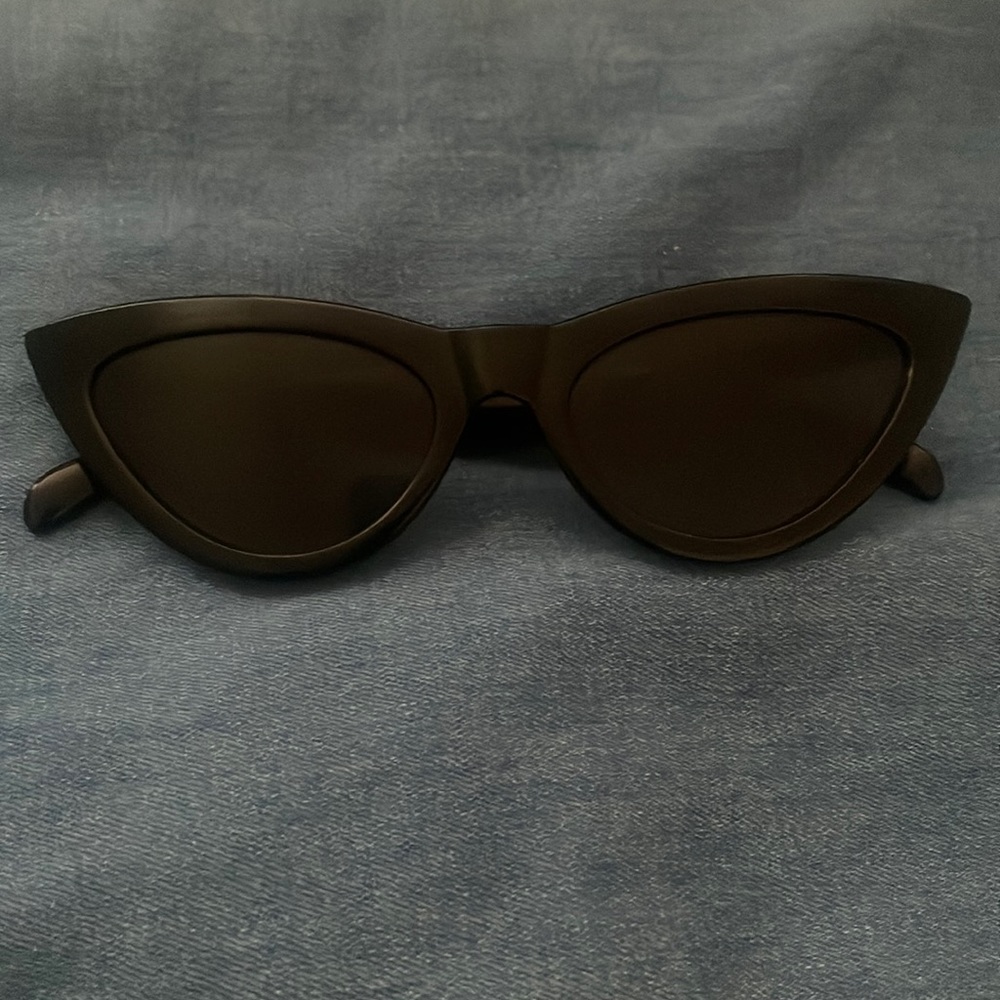 CAT EYE SUNGLASSES